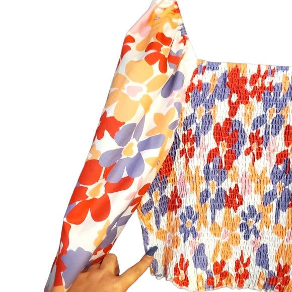 Shein Curvy Floral Smocked Crop Top NWOT - Picture 8 of 16